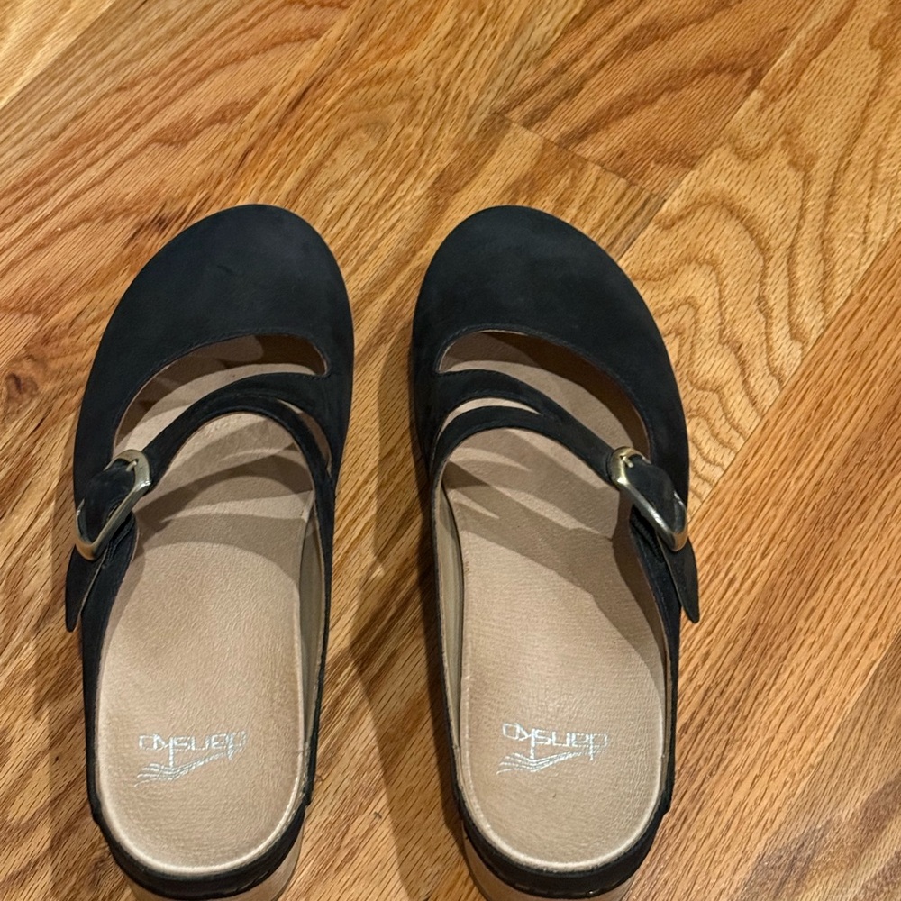 Dansko Bria Mary Jane Clog Size 8 (38 EUR) - Picture 7 of 9